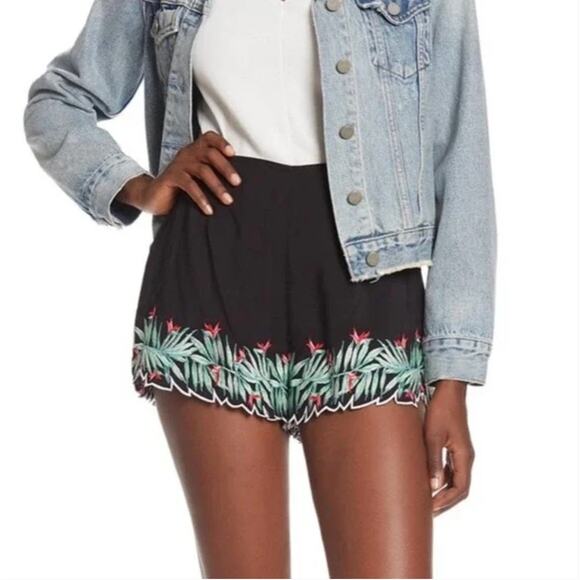 NWT Show Me Your Mumu Laney Palm Party Shorts Black Women's L Resort Vacation